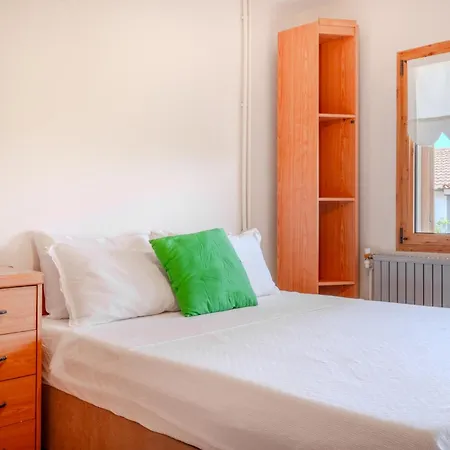 فيلة Spacious With Garden 3 Min To
