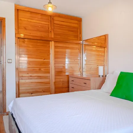 Spacious With Garden 3 Min To فيلة Çeşme
